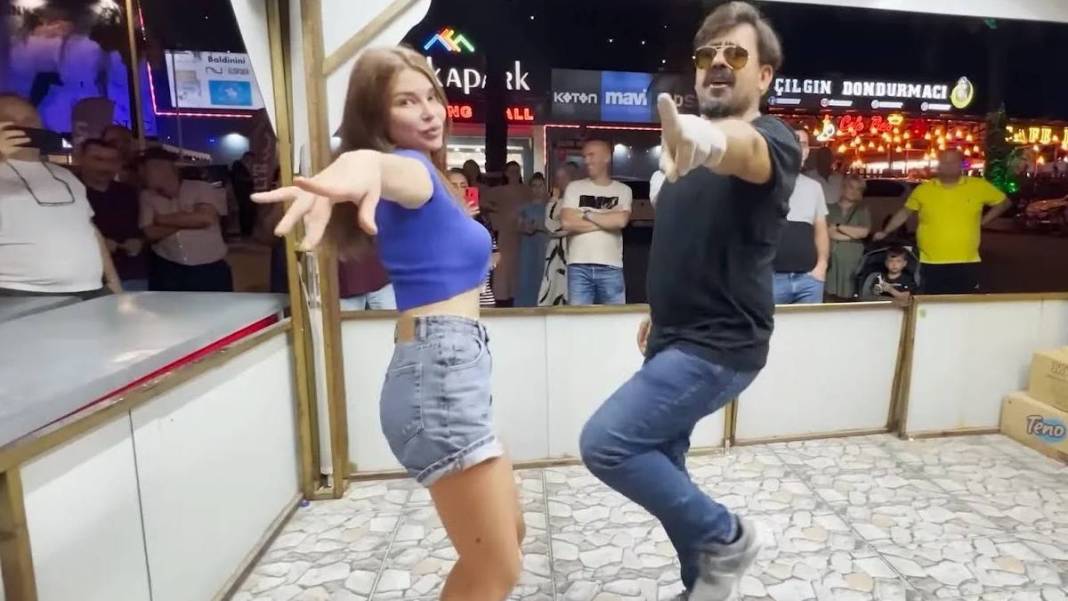 Çılgın Dondurmacı sonunda eşini çileden çıkardı! Esmer güzeli müşterisine öyle bir şey yaptı ki sosyal medya ayağa kalktı 1